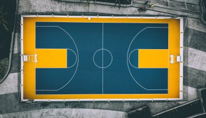 FB体育官网下载-英超战局激烈，精彩反击和战术调整成为亮点，英超打法