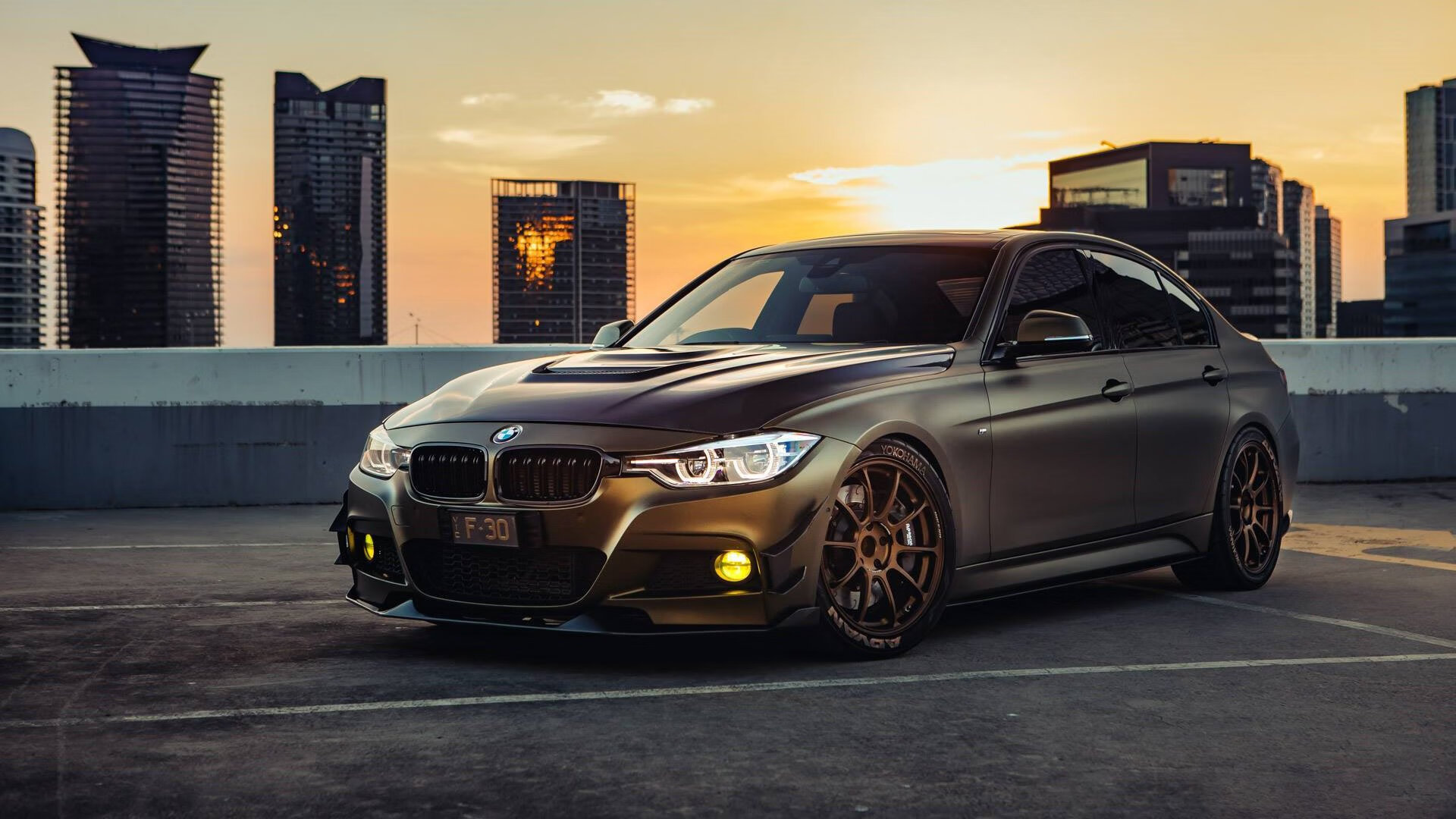 FB体育官网-曼城挑战阿贾克斯：各自实力碰撞，曼城签阿克